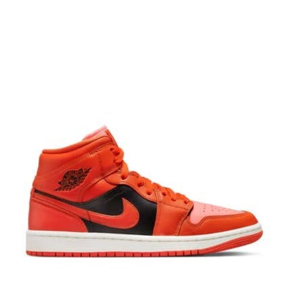 Air Jordan 1 Mid SE Sneaker